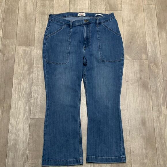 Womens Wrangler High Rise Kick‎ Flare Cropped Jeans - Picture 1 of 10